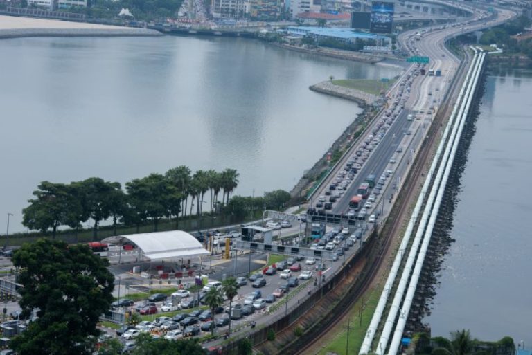 How to Cross Singapore Border with RGL Scheme Requirement?